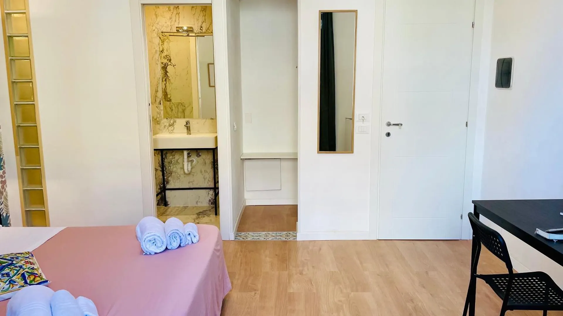 ホテル La Casa Di Didi パレルモ